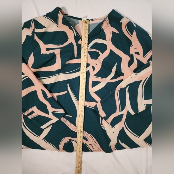 Womens Green and Pink Allover Print Lightweight 2X V Neck Blouse - Picture 5 of 7